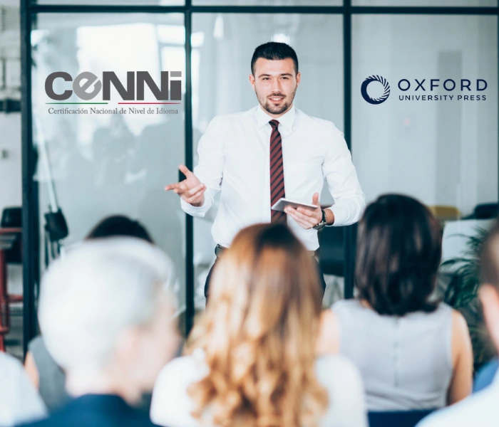 Oficina moderna y edificio educativo de franquicia